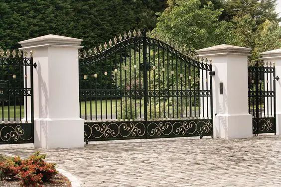 Traditional Metal Driveway Gate