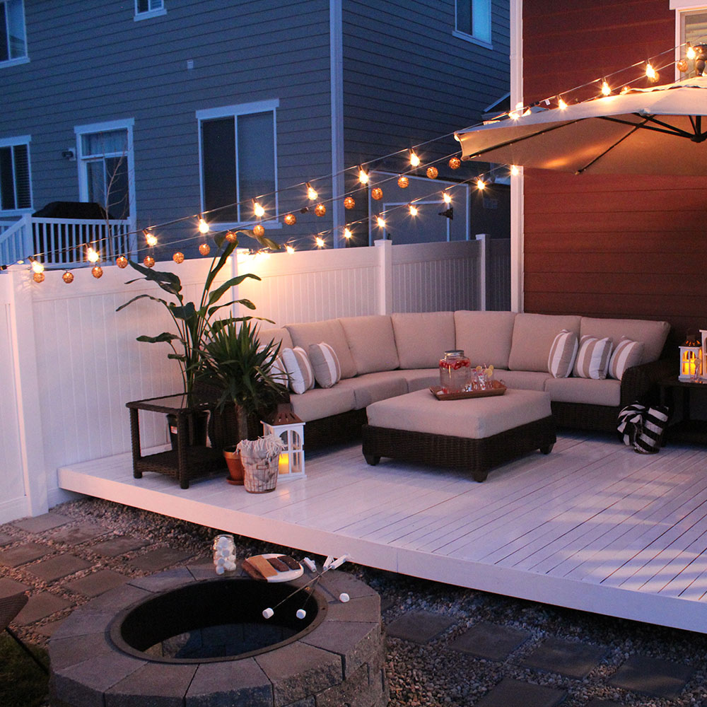 Cozy Ground-Level Deck Idea Using the Color White