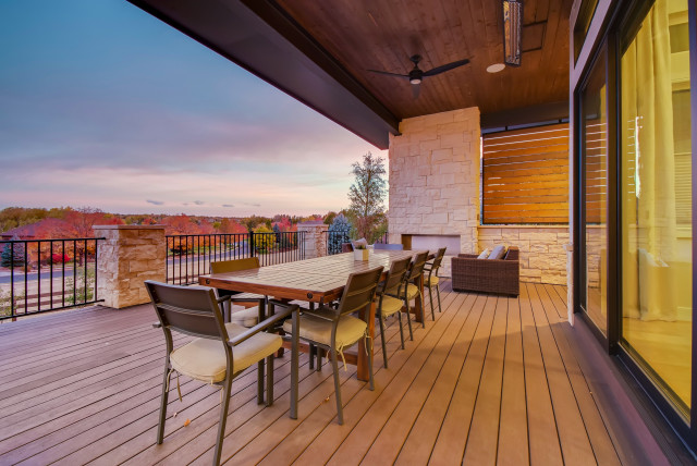 Deck with Attached Ceiling