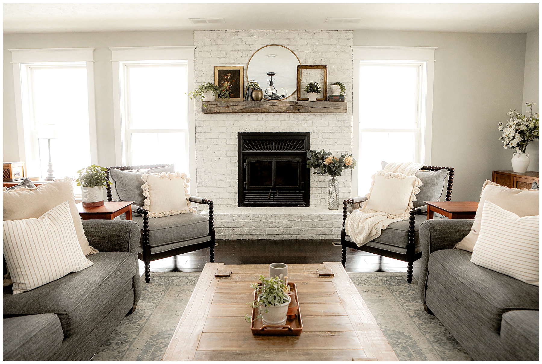 Farmhouse Living Room Fireplace