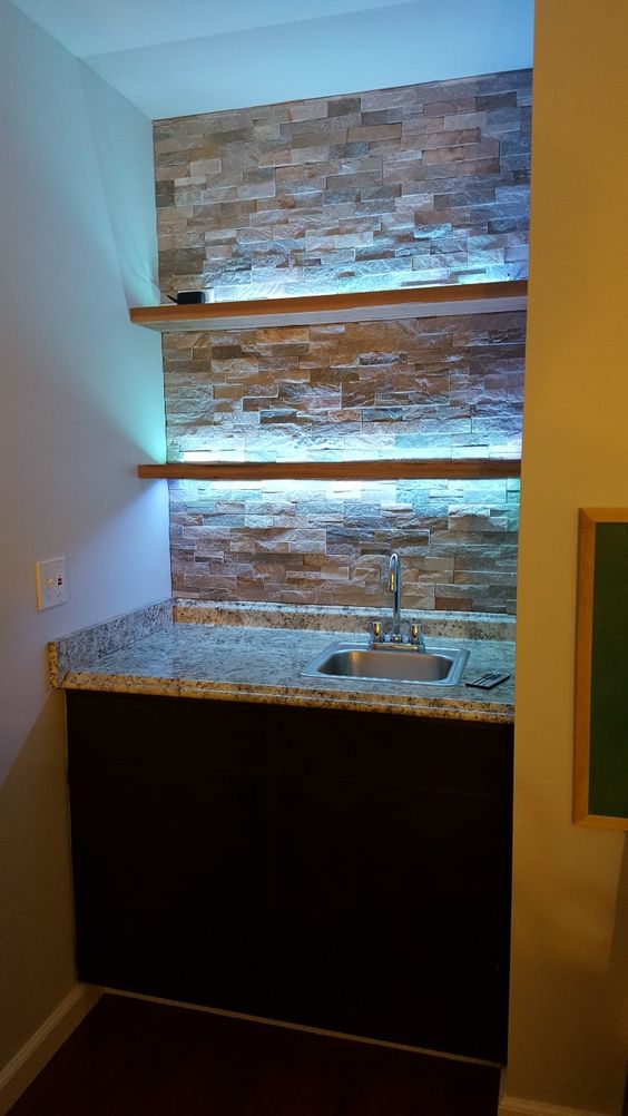 Floating Shelves Illumination