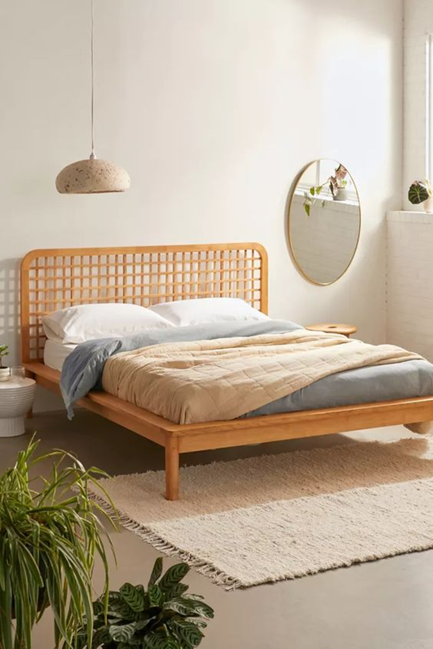 Geometric Squares Spindle Bed