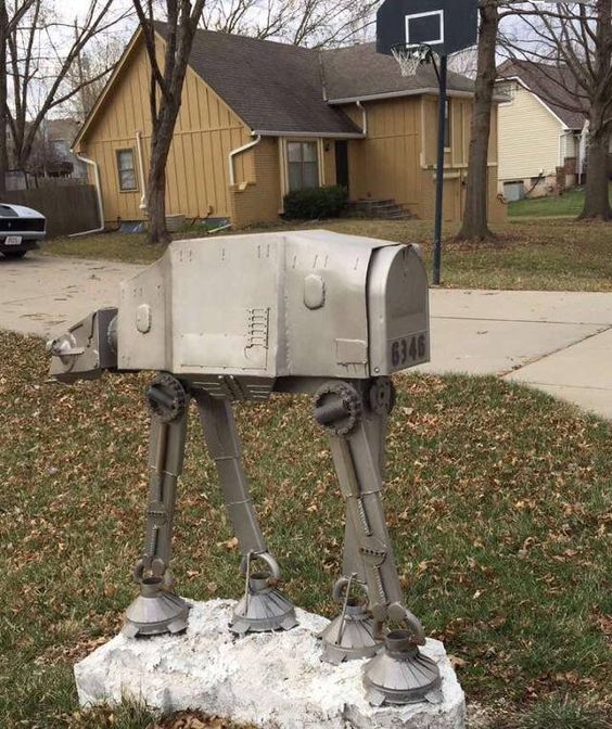 Get Some Geeky Mailboxes