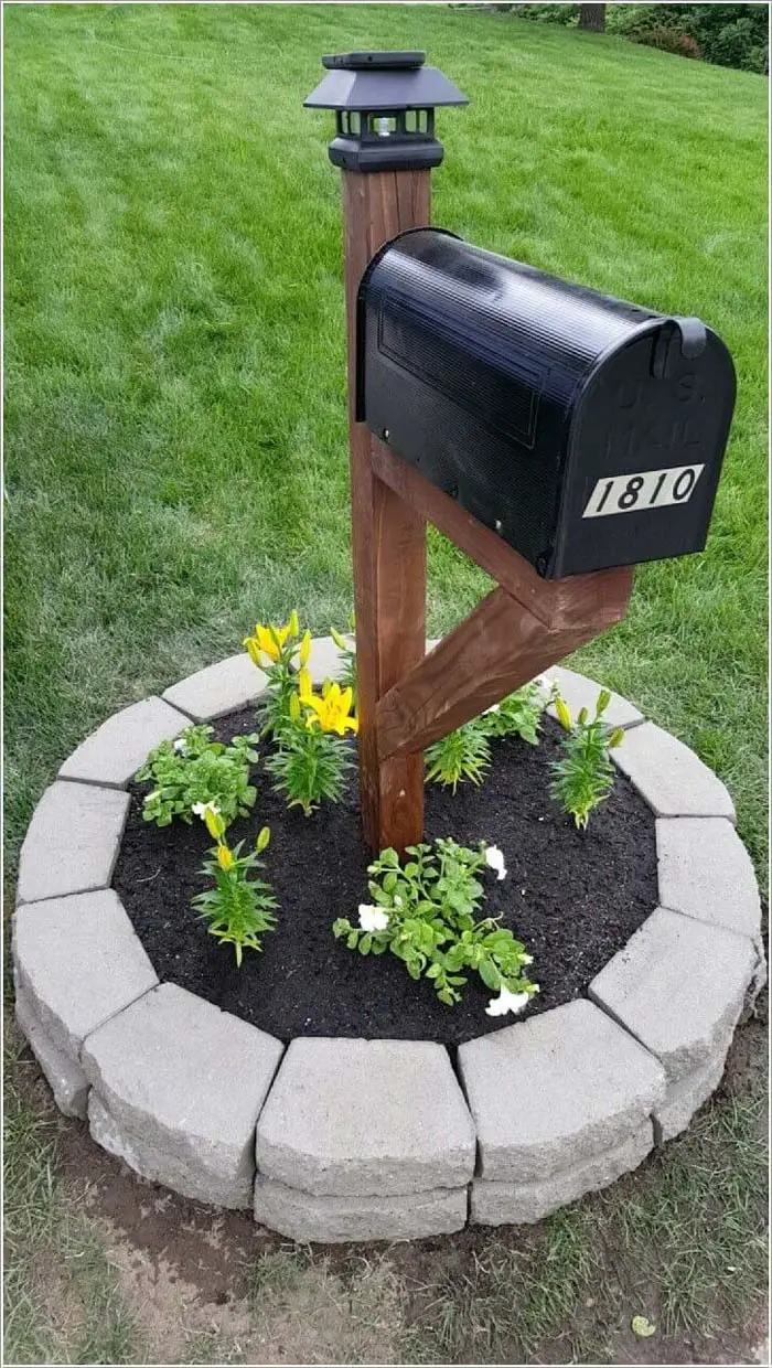 Make a Mailbox Stand with Reclaimed Woods .jpg