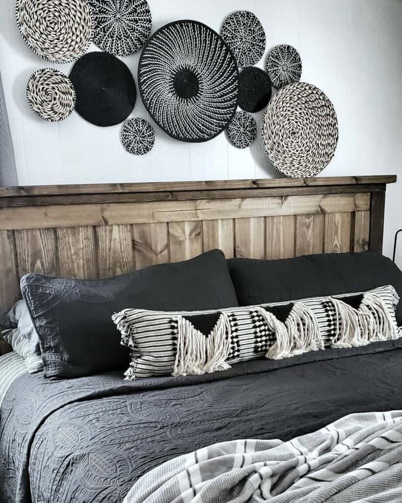 Match Your Bedding with the Wall Decor