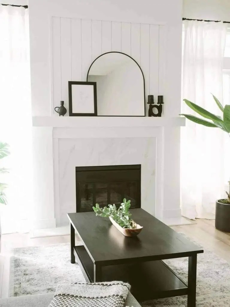 Minimalistic Shiplap Fireplace