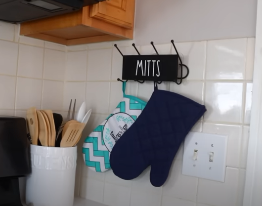 Mitts Holder