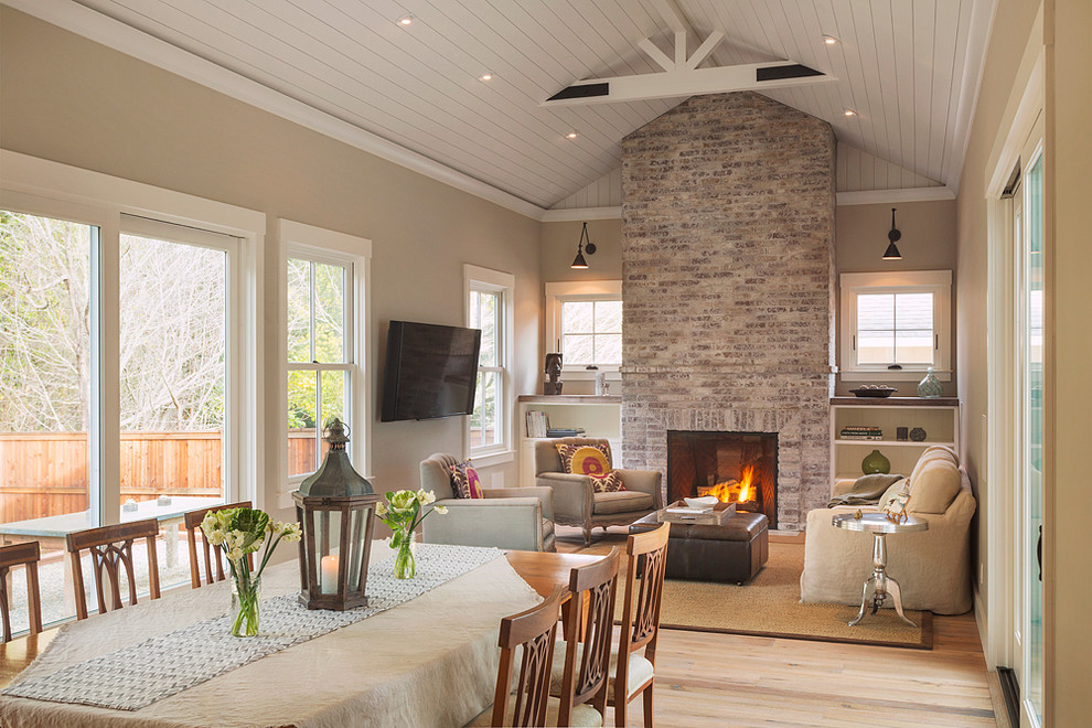 Open-Plan Farmhouse Family Area