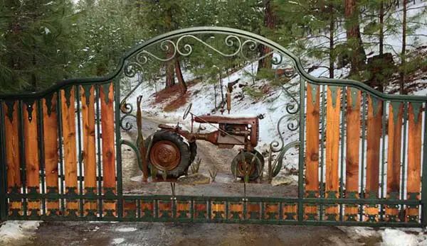 Ornamental Driveway Gate 
