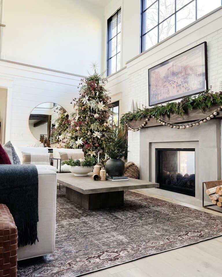 Oversized Coffee Table Complimenting the Surroundings