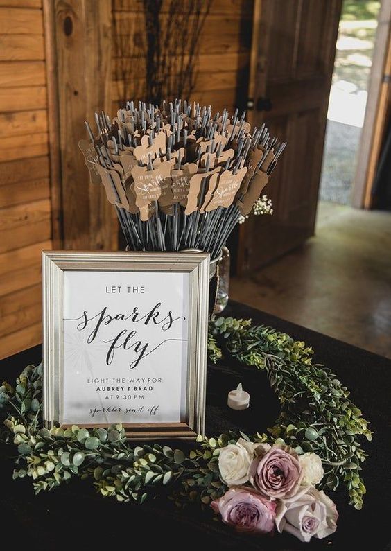 21 Rustic Wedding Decor Ideas for Your Special Day - DecorDove