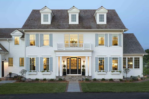 Traditional Contemporary Style Suburban House