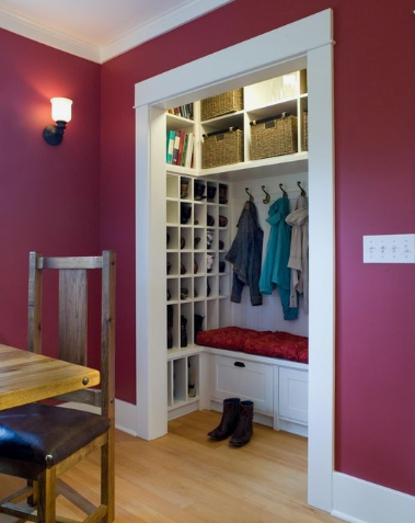 Transforming an Area Into a Mudroom