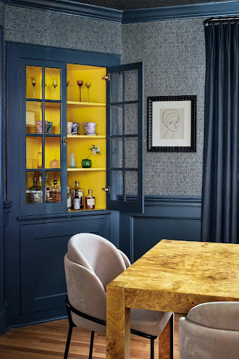 Use Bold Wainscoting to Balance out An Accent