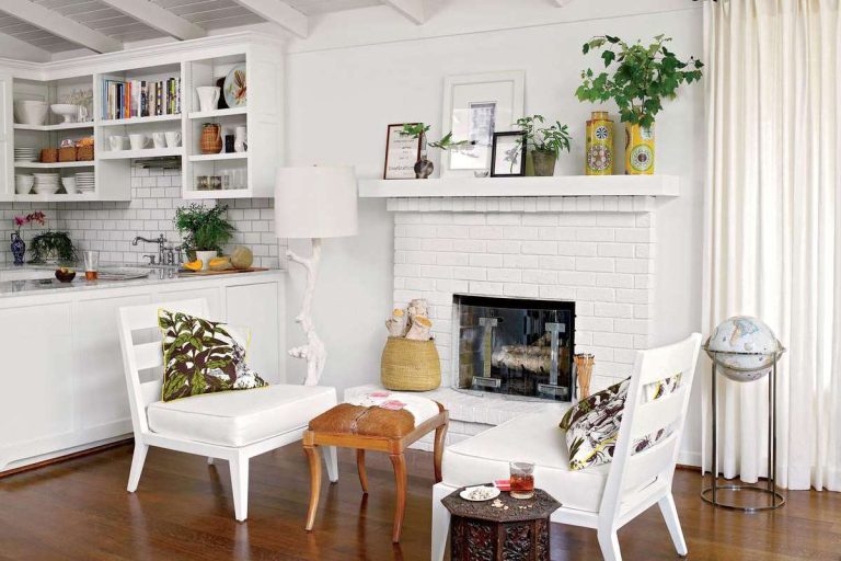21 Creative Shiplap Fireplace Designs for Your Farmhouse