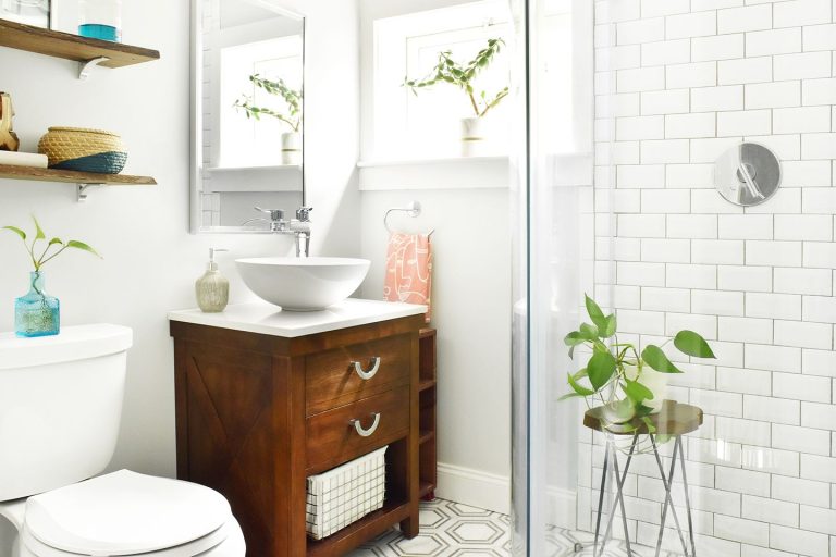 21 Clever Narrow Bathroom Ideas to Make the Most of It